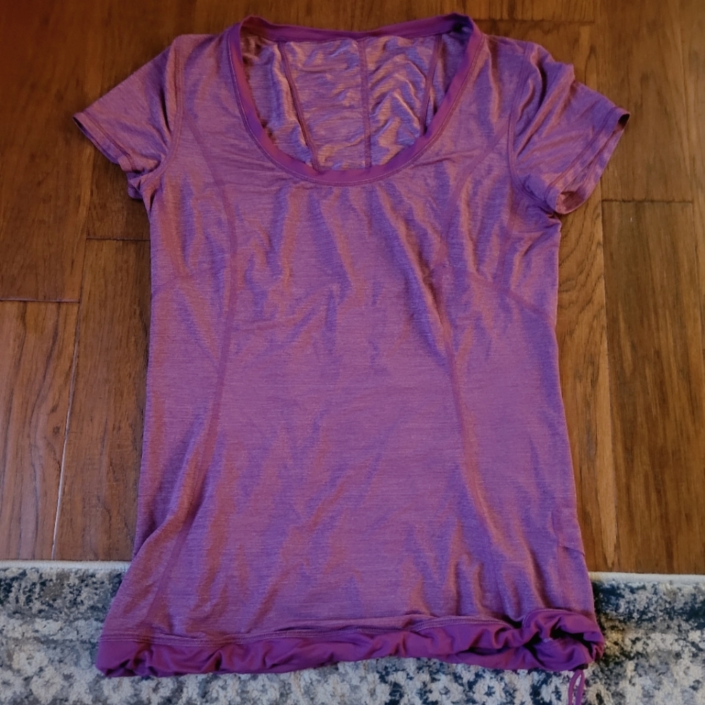 Lululemon t shirt